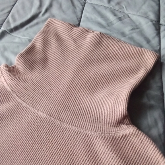 Women's Babaton Light Mauve Thermal Cowl Neck Sweater Size Small Tunic - Picture 9 of 16